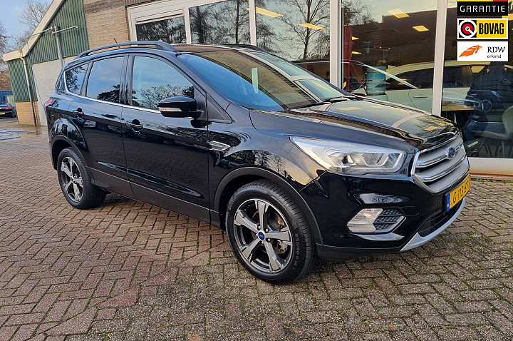 Ford Kuga 1.5 EcoBoost Vignale zeer luxe uitvoering